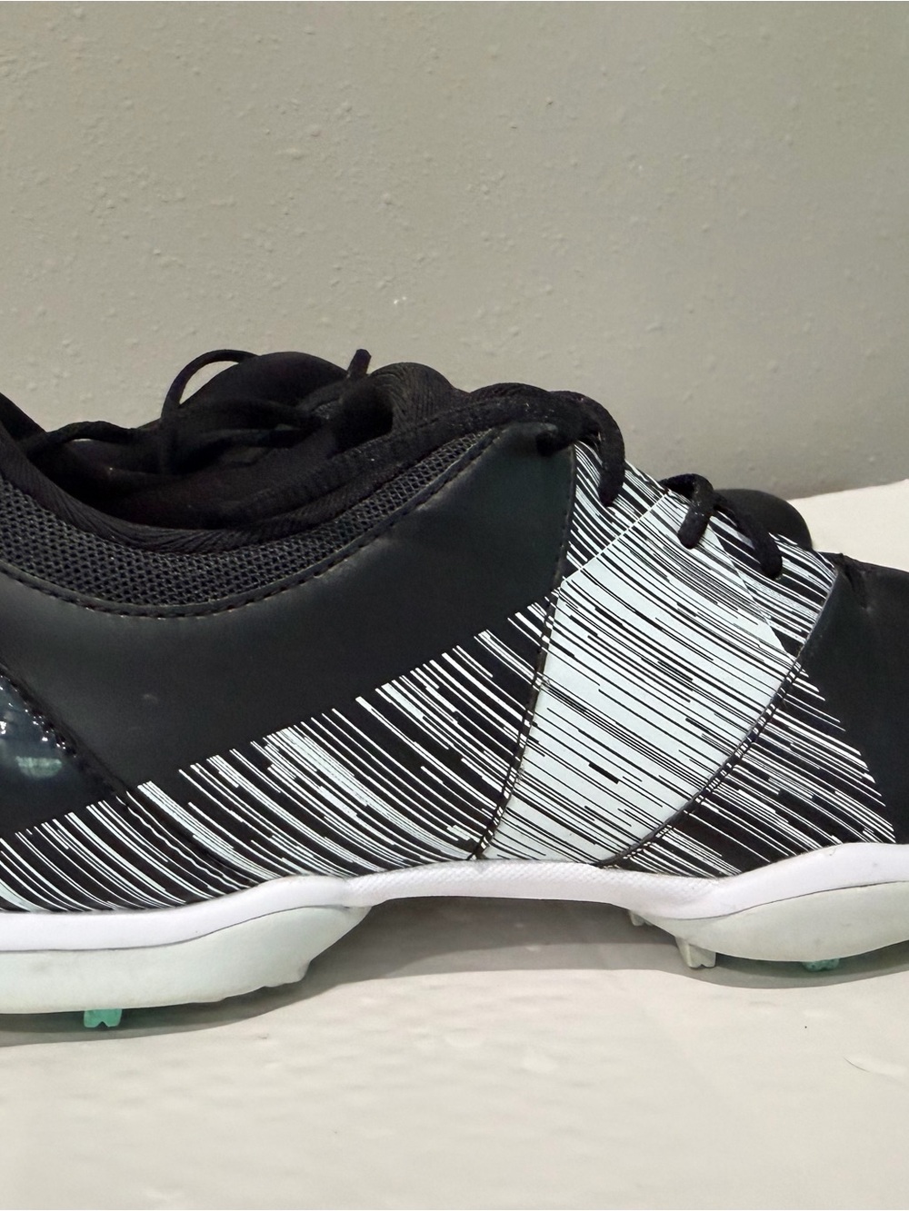 Nike Women’s Black and White Golf Sneakers